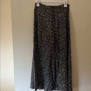 Vintage Floral Black and White Buttoned Skirt